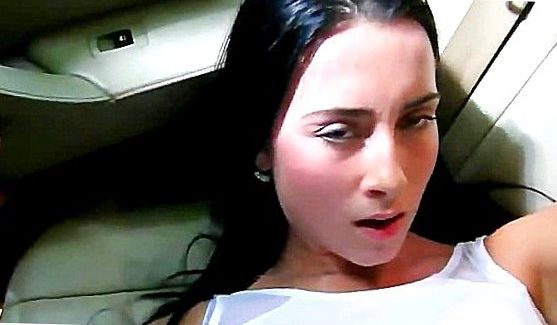 Там дружок лизнул киску красотке, а потом нежно трахнул ее в постели, порно видео