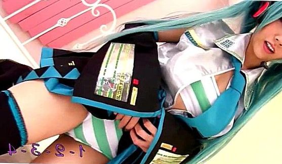 Сексуальные зрелые давалки трахнулись с лысым, порно видео