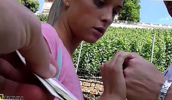 Мужик трахает свою подругу на полу, порно видео