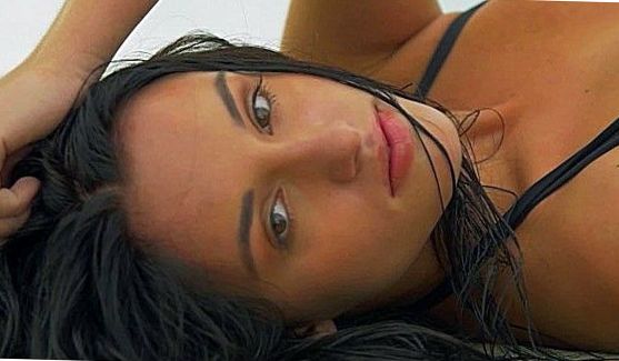 Блондинка оседлала жопой член, порно видео