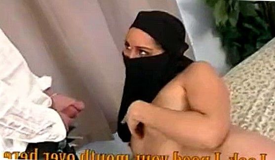 Он довольно долго трахал ее киску, а потом кончил на лицо, порно видео