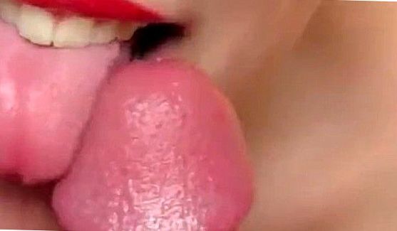 Красивая мастурбация девушки (18 лет) с елдаком, порно видео