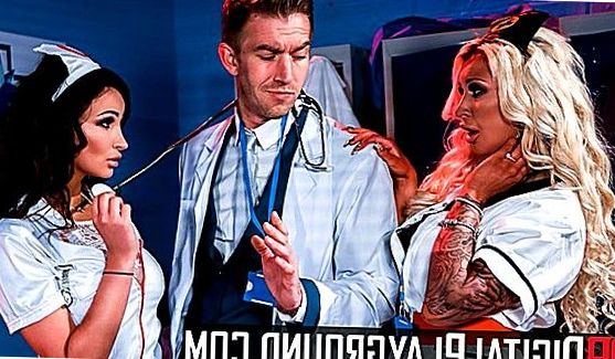 Кассандра трахала Джейн в очко дилдаком, пока они вместе ждали самца, что обещал выебать их во все щели своих толстым хером, порно видео