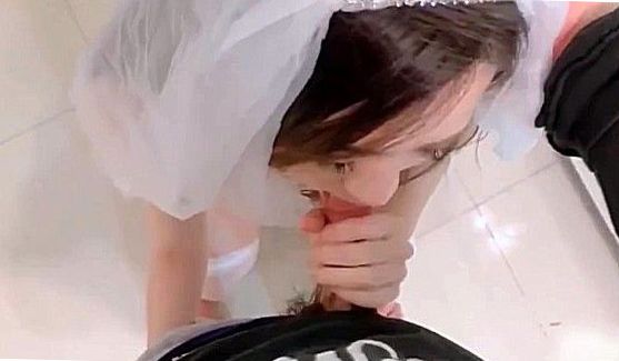 Молодые 18+: Необдуманный секс посреди проезжей части, порно видео