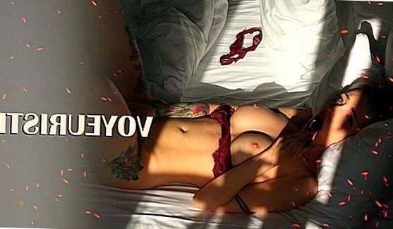 Девчонка не стала долго думать и просто взяла его в рот, порно видео